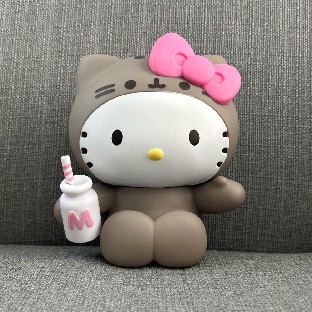 Hello Kitty Piggy Bank